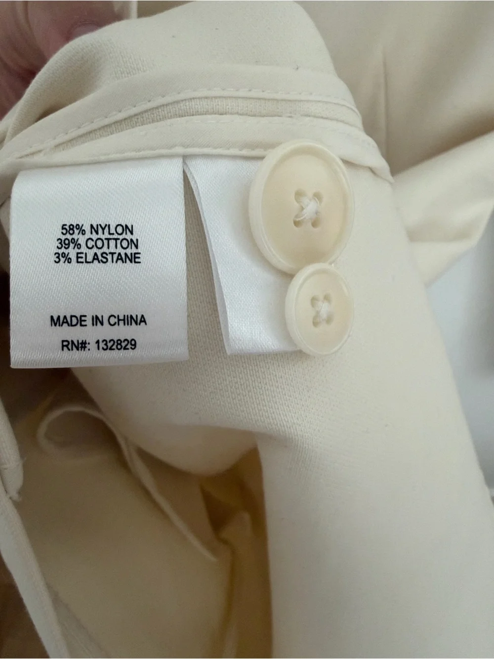 Helsa the little lady dress in white - Picture 7 of 8